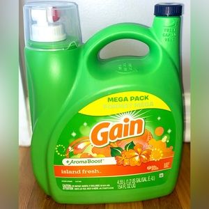 Gain Aroma Boost Concentrated Liquid Laundry Detergent - Island Fresh!